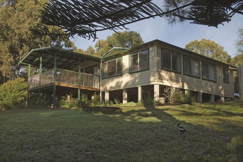 Tuckers Rocks Cottage - Australian Directory 0