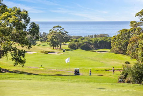 Tura Beach Golf Stays - Australian Directory 3