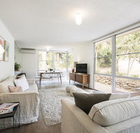 Twiggy  Anglesea - Australian Directory
