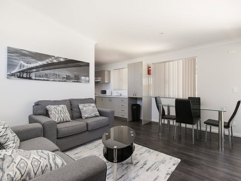 Twin Waters Caravan Park - Australian Directory 1