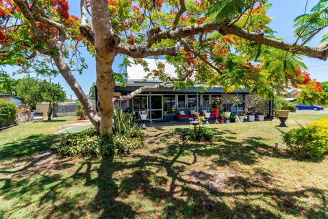 Unique Getaway 300m To Bribie Foreshore, Bongaree - Australian Directory 3