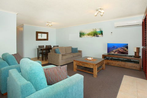 Unit 2, Biriny Lodge, 1686-1689 David Low Way Coolum Beach - Australian Directory 2