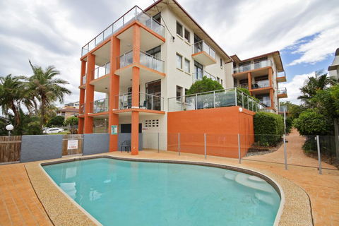 Unit 2, Cooltoro Court, 7 Frank Street Coolum Beach, 400 BOND, LINEN INCLUDED - Australian Directory 1