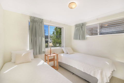 Unit 3 At 4 Pelican Street, Peregian Beach, Noosa Shire - Australian Directory 2