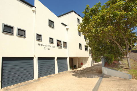 Unit 4, Beaumont Sur Mer, 13 - 15 Pacific Terrace Coolum Beach, 400 BOND, LINEN SUPPLIED - Australian Directory 2