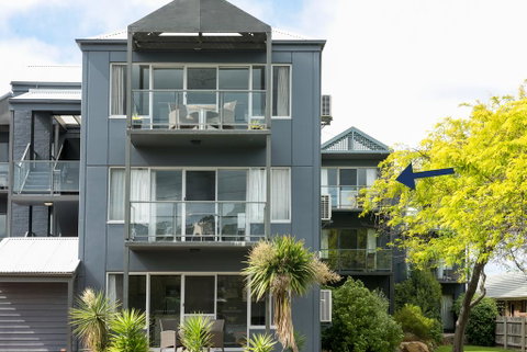 Unit 9 Bellevue - Australian Directory 1