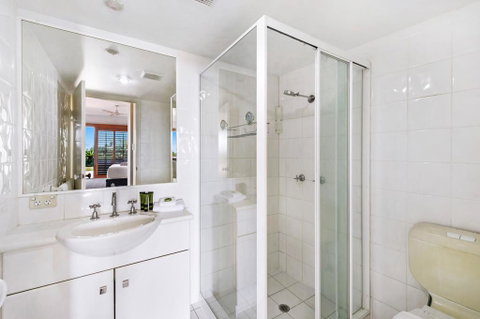 Unrivaled Ocean And City Views From Resort Style 3bed With Garden - Australian Directory 2