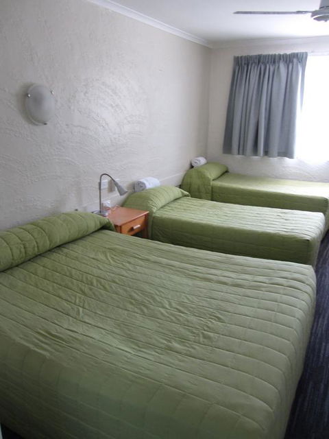 Urangan Motor Inn - Australian Directory 3