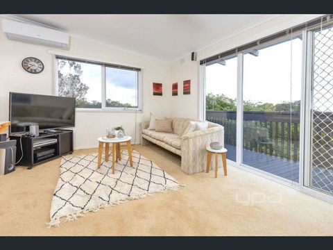 Valentine Sandcastles - Australian Directory 2