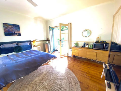 Valley Abode Large Studio Suite -private Ensuite - Australian Directory 2