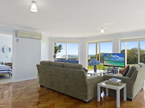 VALLEY VIEWS - 10 Valley Heights Drive - Australian Directory 3