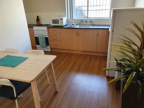 Value 2 Bed Villa Close To QEH + Airport + City + Beach - Australian Directory 3