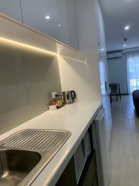 Velocity Motel & Bistro-TWA - Australian Directory 2