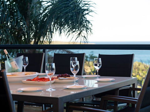 Venabu On Garuwa, 20 Garuwa Street - Spectacular House With Fabulous Views - Australian Directory 2