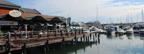 Venetian Canal 1 Bedroom Apartment - Australian Directory 1