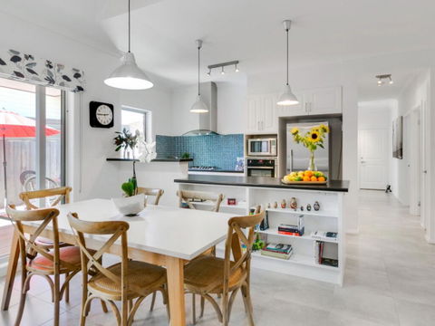 Venice On The Beach - Australian Directory 0