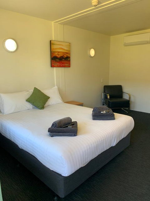 Victoria Village - Australian Directory 3