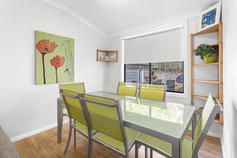 Victoria Parade, 29B - Australian Directory 1