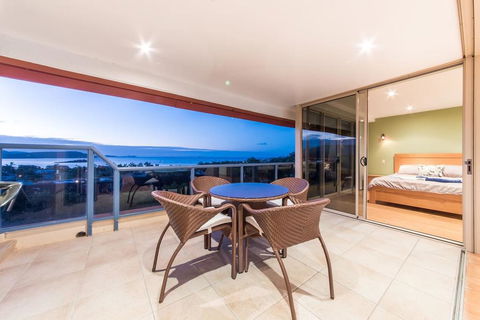 VIEWS ON ELSHEBY - Australian Directory 2