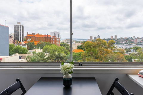 Views To Die For// Studio Rushcutters Bay // Free Parking - Australian Directory 2