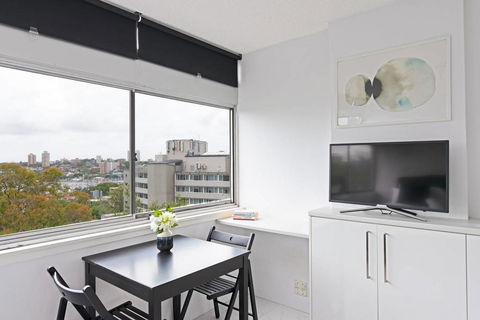 Views To Die For// Studio Rushcutters Bay // Free Parking - Australian Directory 3