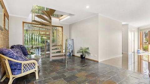 VIEWS AT MCCRAE..... - Australian Directory 3