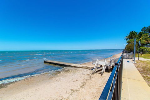 Views, Pool, Air Conditioning - Karoonda Sands Welsby Pde, Bongaree - Australian Directory 3