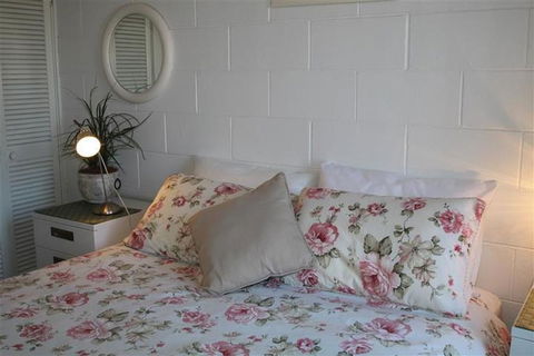 VILLA MANYANA 7 - Australian Directory 1