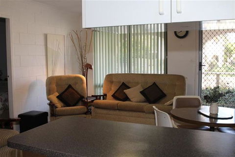 VILLA MANYANA 7 - Australian Directory 3