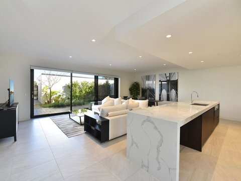 Villa Positano Waterside At Trinity Point - Australian Directory 3
