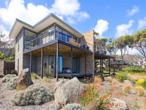 VILLA SARINA - Beautiful Villa In Skenes Creek - Australian Directory 1