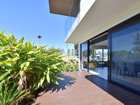 Villa Sorrento Waterside At Trinity Point - Australian Directory 2