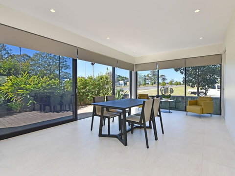 Villa Sorrento Waterside At Trinity Point - Australian Directory 1