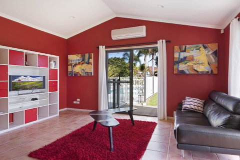Village Drive 31 Ulladulla - Australian Directory 1