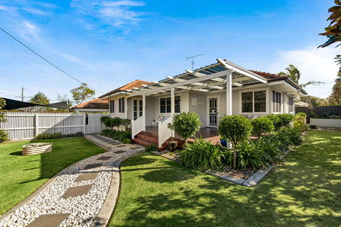 Viola House - Australian Directory 0