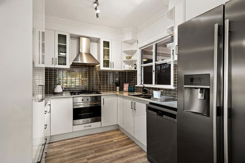 Viola House - Australian Directory 2