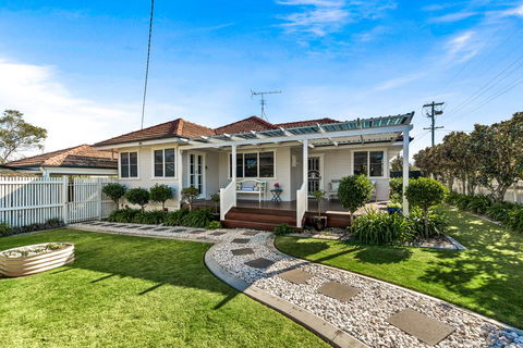 Viola House - Australian Directory 1