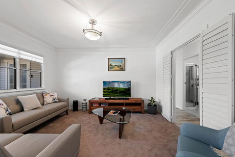 Viola House - Australian Directory 3