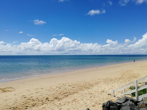 Walk To Beach Queenslander HOME In CBD Hervey Bay - Australian Directory 0