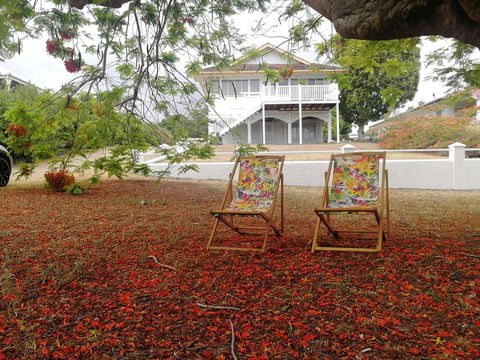 Walk To Beach Queenslander HOME In CBD Hervey Bay - Australian Directory 1