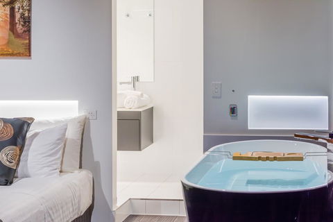 Waterfall Springs Retreat - Australian Directory 0