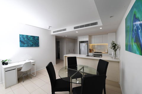 WATERFRONT DARWIN TROPICAL GEM - Australian Directory 1