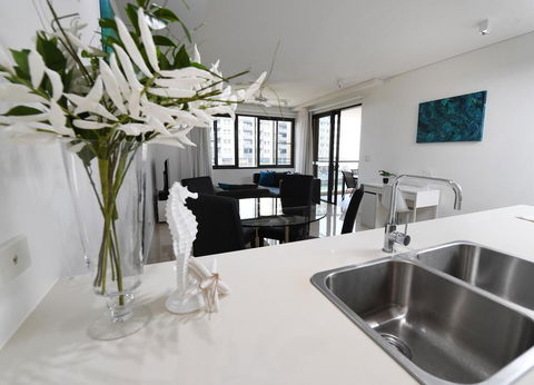 WATERFRONT DARWIN TROPICAL GEM - Australian Directory 0