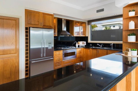 Waterfront Home / Amazing Place To Be - Australian Directory 2