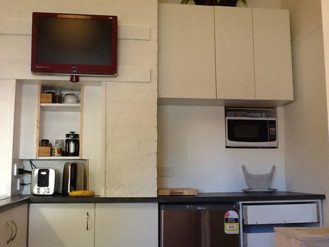 Redruth Cottage - Australian Directory 15