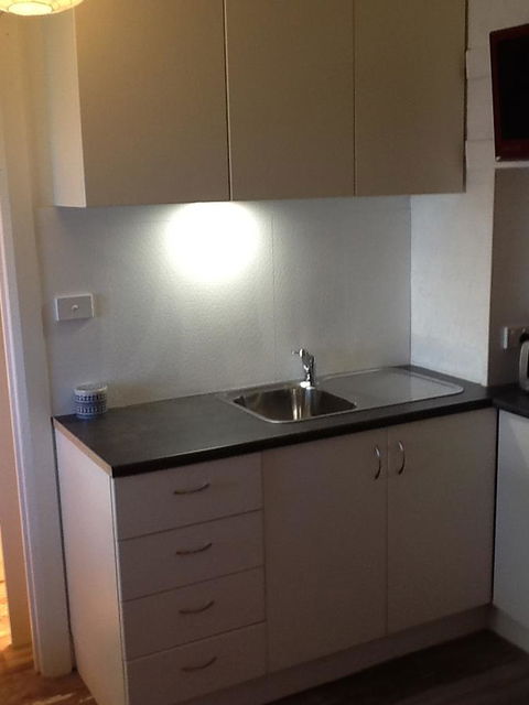 Redruth Cottage - Australian Directory 23