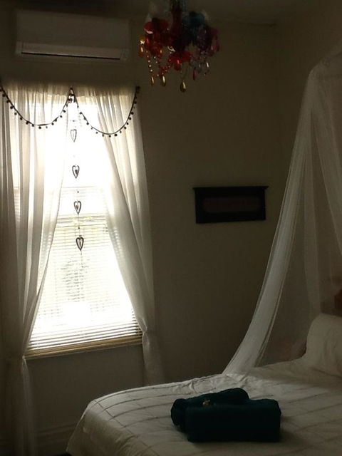 Redruth Cottage - Australian Directory 13