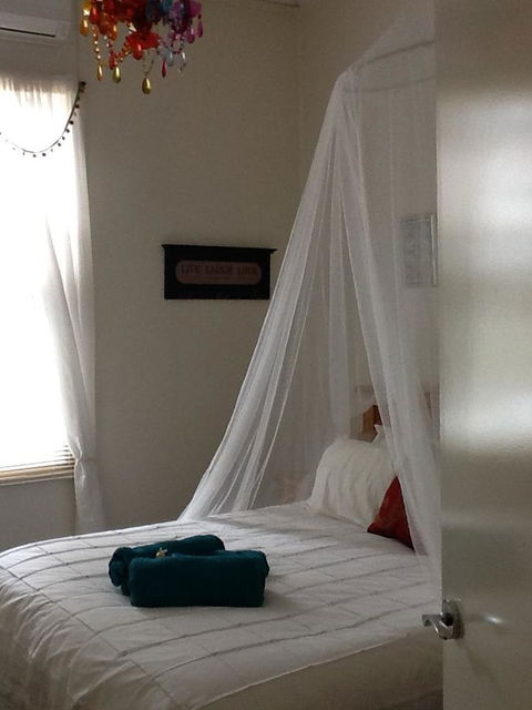 Redruth Cottage - Australian Directory 12