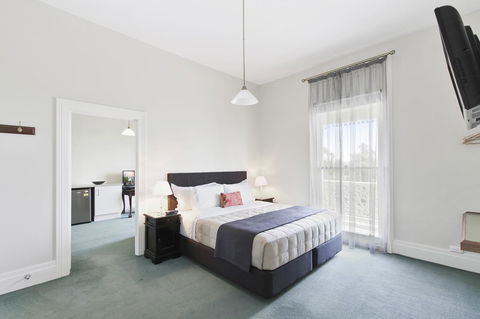 The Riversleigh - Australian Directory 24