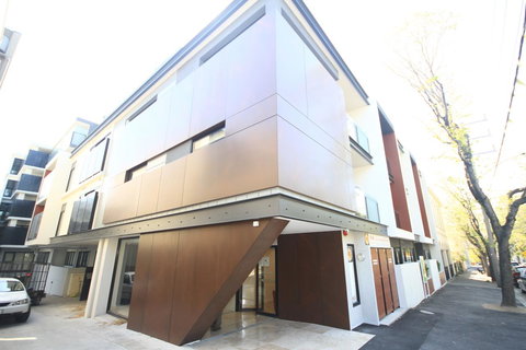 RNR Serviced Apartments North Melbourne - Australian Directory 6